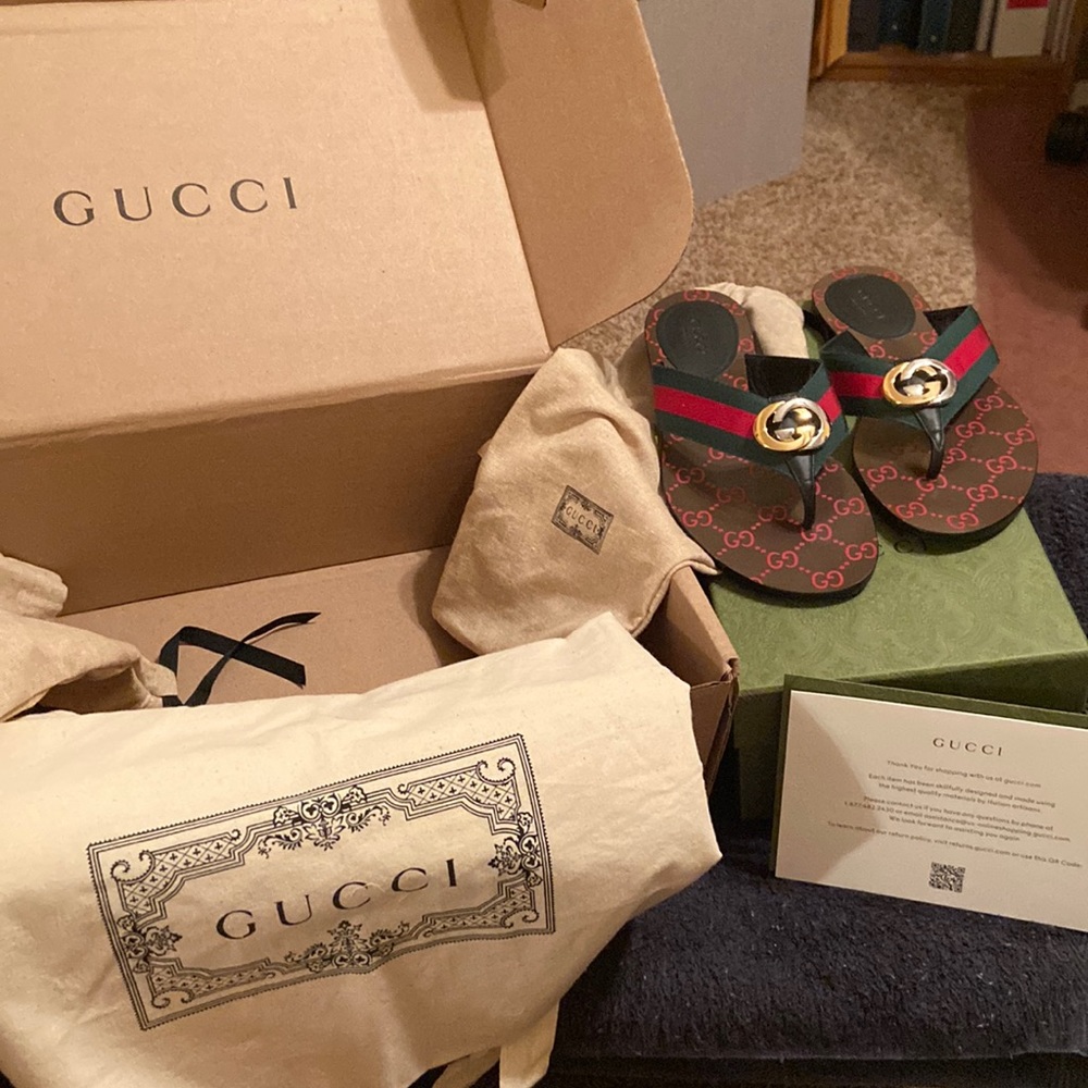 Gucci Thong Sandals